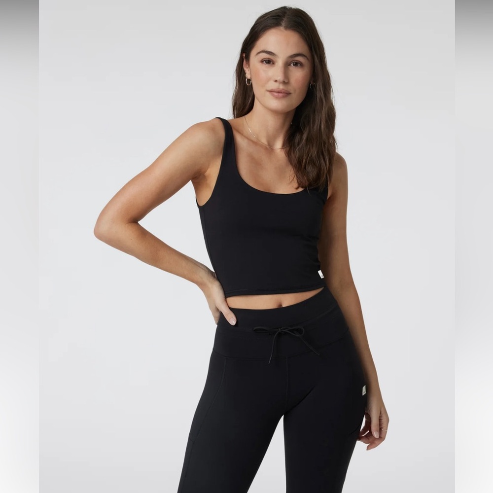 Vuori Black Daily Crop Tank Top
